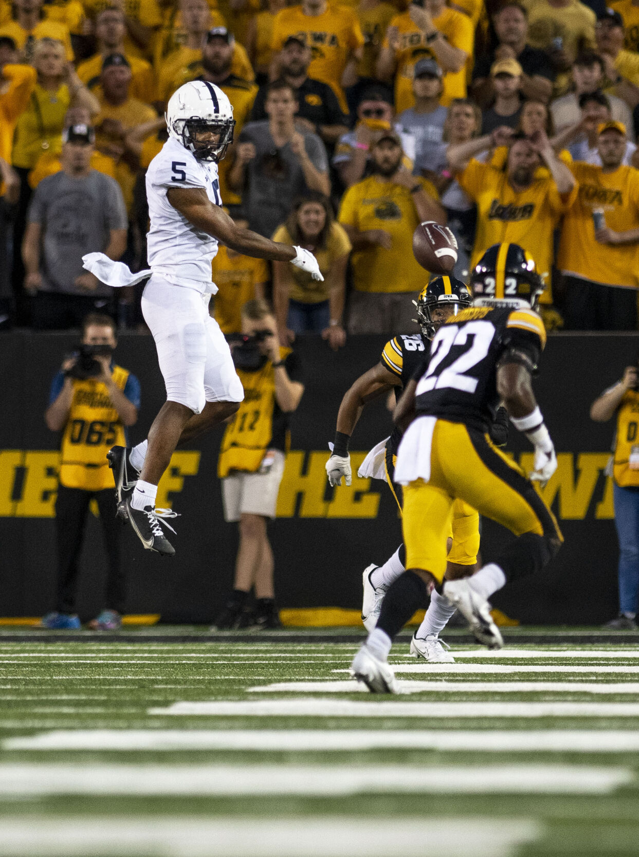 Penn State football vs. Iowa, Dotson (5) missed catch